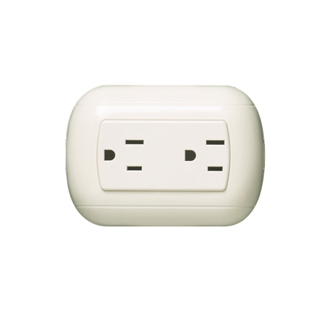 Tomacorriente duplex 2x15A+T 250V 3 módulos marfil ovalado